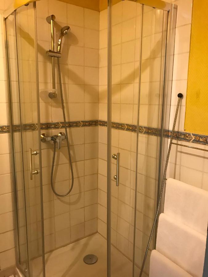 Hotel Magdeleine Romans-sur-Isere Exterior photo