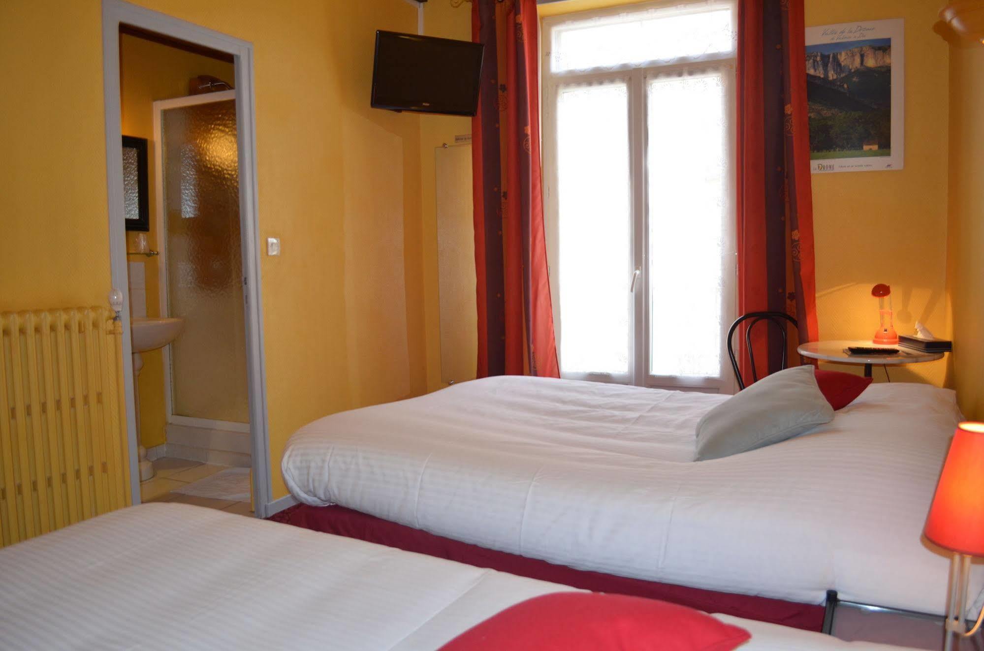 Hotel Magdeleine Romans-sur-Isere Exterior photo